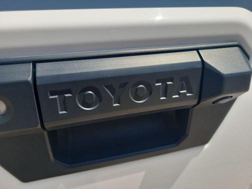 2024 Toyota Tacoma SR