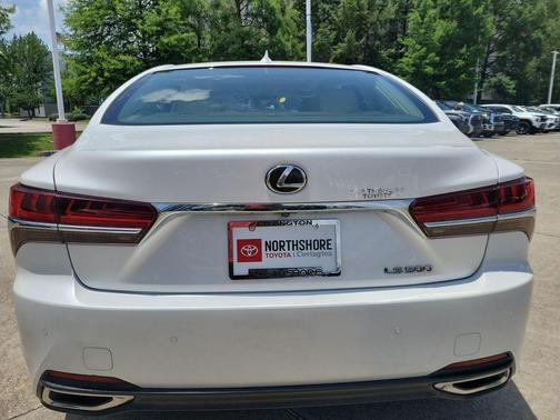 Eminent White Pearl 2018 Lexus LS 500 Base