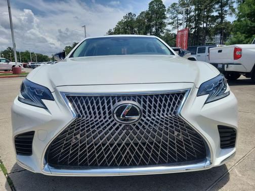 Eminent White Pearl 2018 Lexus LS 500 Base