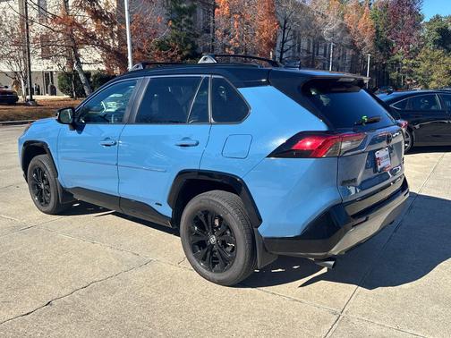 2025 Toyota RAV4 Hybrid SE