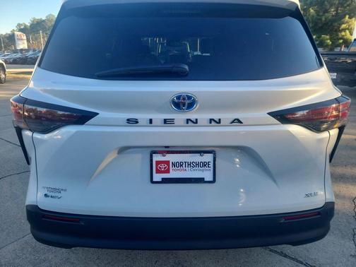 2025 Toyota Sienna XLE