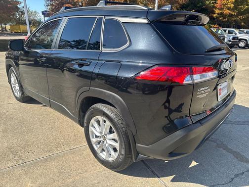 2025 Toyota Corolla Cross LE