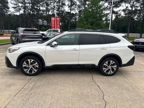 Crystal White Pearl 2021 Subaru Outback Limited