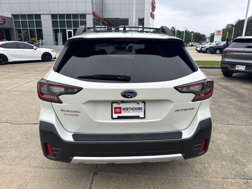 Crystal White Pearl 2021 Subaru Outback Limited