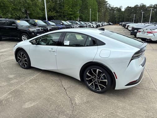 Wind Chill Pearl 2026 Toyota Prius Plug-In Hybrid XSE