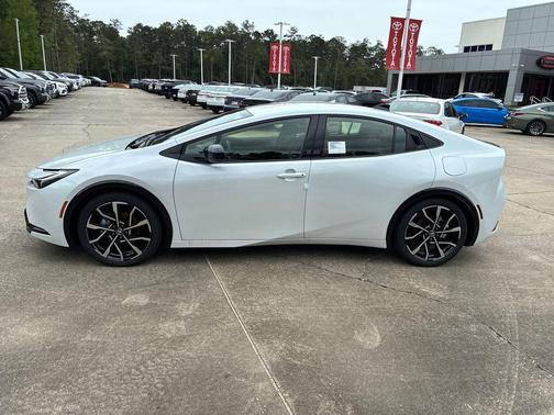 Wind Chill Pearl 2026 Toyota Prius Plug-In Hybrid XSE
