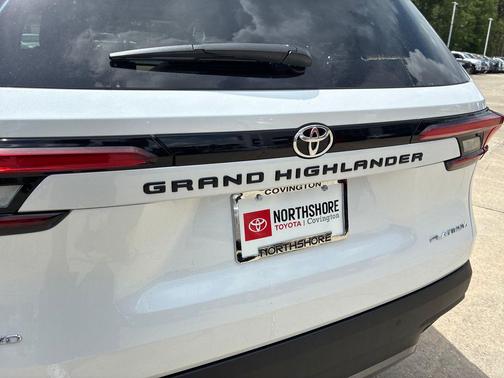 Wind Chill Pearl 2026 Toyota Grand Highlander Platinum