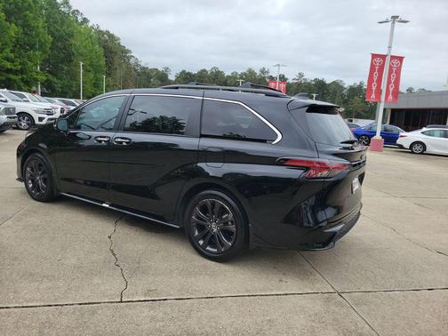 Midnight Black Metallic 2024 Toyota Sienna XSE 7 Passenger