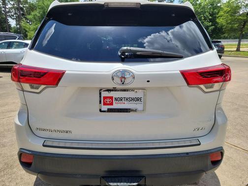 Blizzard Pearl 2017 Toyota Highlander XLE