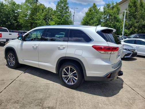 Blizzard Pearl 2017 Toyota Highlander XLE