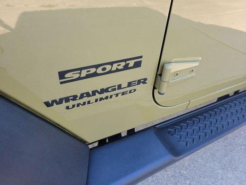 2013 Jeep Wrangler Unlimited Sport