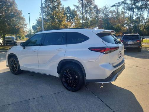 2024 Toyota Highlander XSE