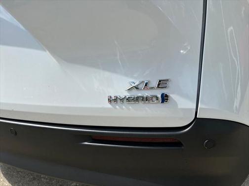 2023 Toyota Sienna XLE 8 Passenger