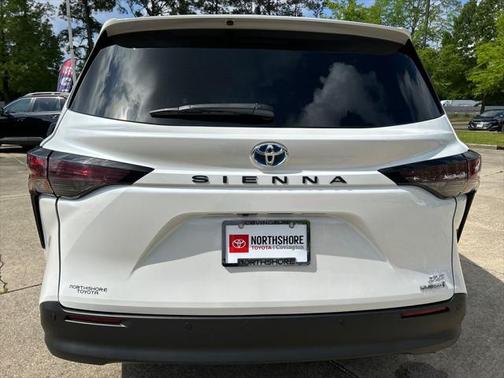 2023 Toyota Sienna XLE 8 Passenger