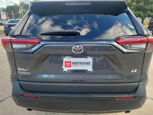 2022 Toyota RAV4 LE
