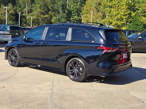 2025 Toyota Sienna XSE 7 Passenger