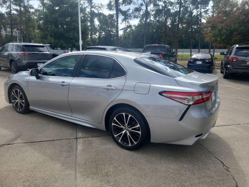 2019 Toyota Camry SE