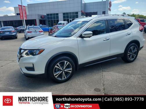 Pearl White Tricoat 2019 Nissan Rogue SV