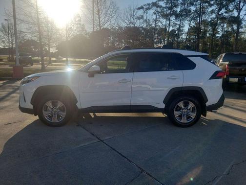 2025 Toyota RAV4 Hybrid XLE