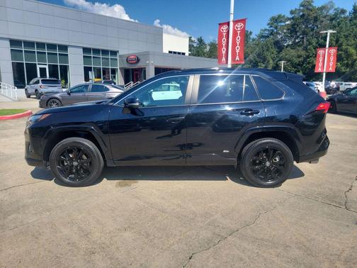 2023 Toyota RAV4 Hybrid SE