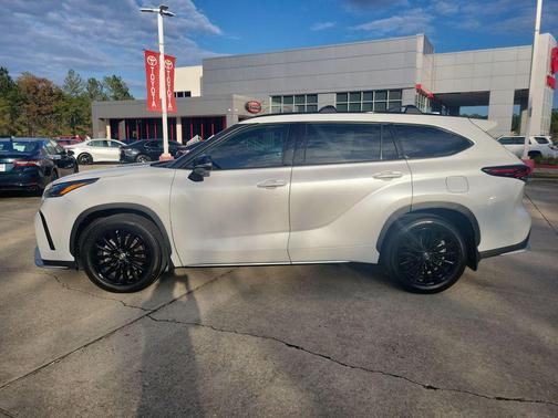 2024 Toyota Highlander XSE