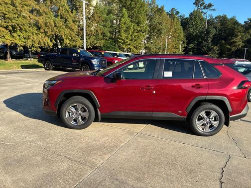 2025 Toyota RAV4 Hybrid LE