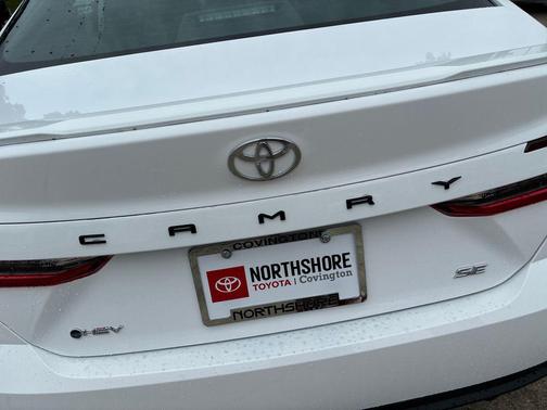 Ice Cap 2026 Toyota Camry SE