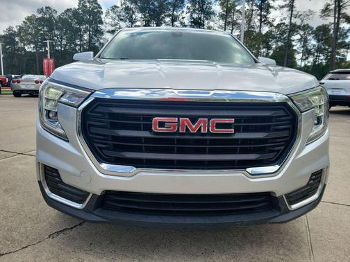 Quicksilver Metallic 2022 GMC Terrain SLE