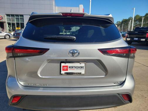 2024 Toyota Highlander XLE