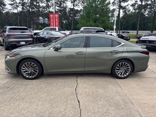 Sunlit Green 2024 Lexus ES 350 Ultra Luxury