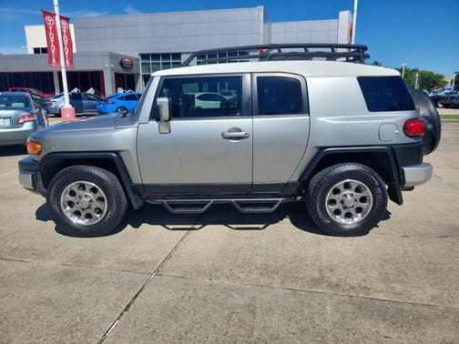 2012 Toyota FJ Cruiser Base
