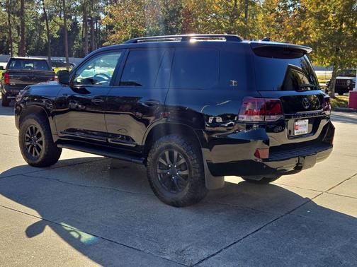 2021 Toyota Land Cruiser Base