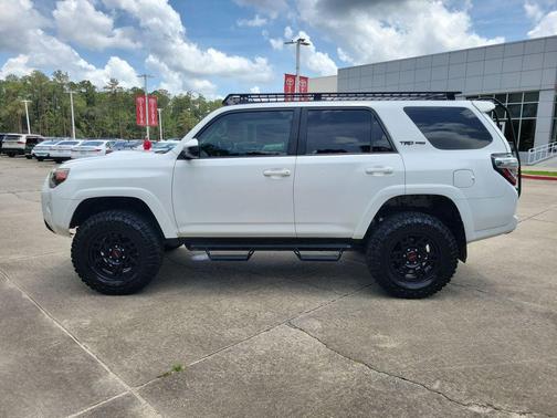 Super White 2016 Toyota 4Runner TRD Pro