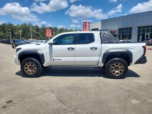 Ice Cap 2025 Toyota Tacoma Hybrid Trailhunter