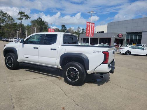 2025 Toyota Tacoma Hybrid TRD Off Road