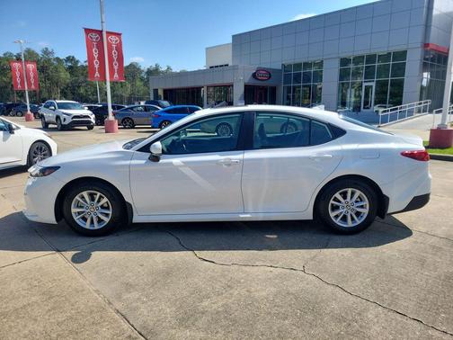Ice Cap 2026 Toyota Camry LE