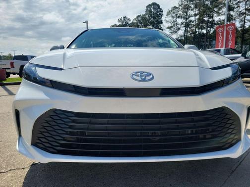 Ice Cap 2026 Toyota Camry LE