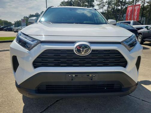 Ice Cap 2024 Toyota RAV4 XLE