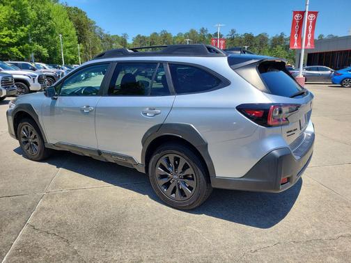 Ice Silver Metallic 2023 Subaru Outback Onyx Edition