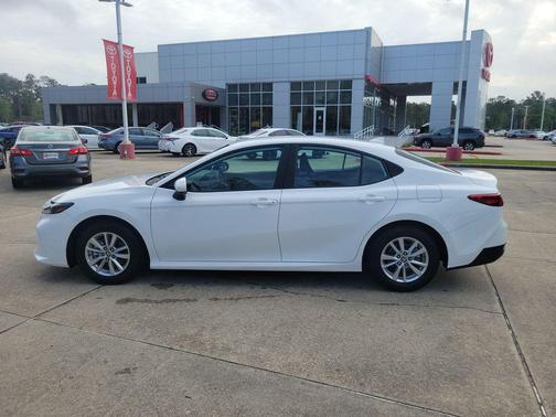 Ice Cap 2025 Toyota Camry LE