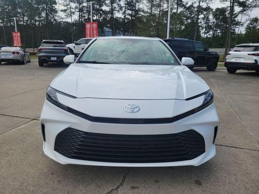 Ice Cap 2025 Toyota Camry LE