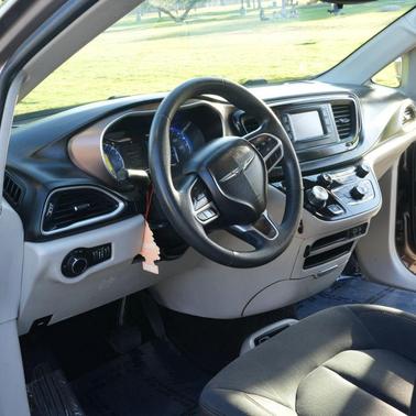 2017 Chrysler Pacifica LX