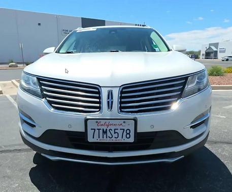 White Platinum Metallic Tri-Coat 2017 Lincoln MKC Reserve