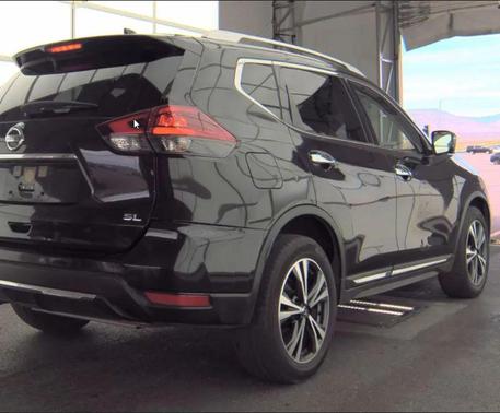 Magnetic Black 2018 Nissan Rogue SL
