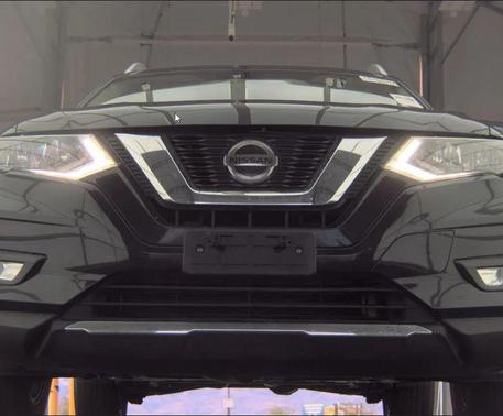 Magnetic Black 2018 Nissan Rogue SL