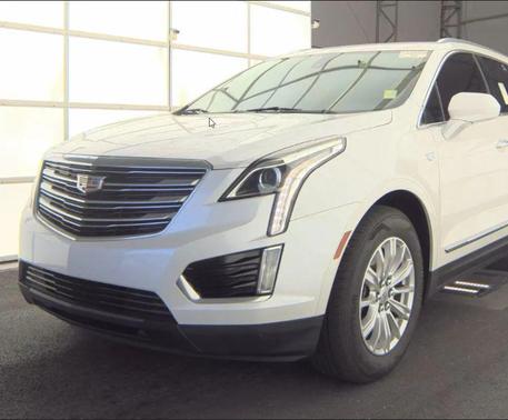 Crystal White Tricoat 2017 Cadillac XT5 Base