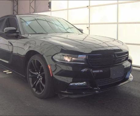 Pitch Black Clearcoat 2018 Dodge Charger SXT Plus