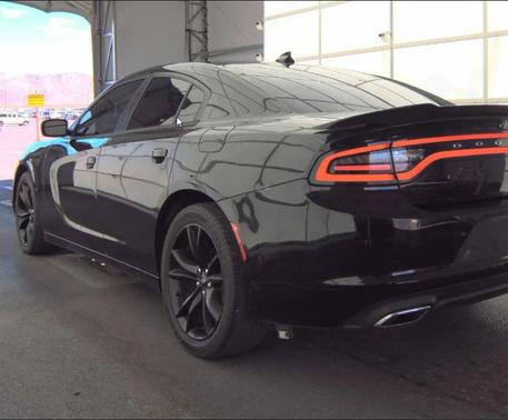 Pitch Black Clearcoat 2018 Dodge Charger SXT Plus