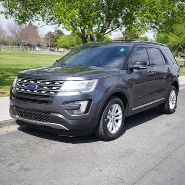 Gray 2016 Ford Explorer XLT