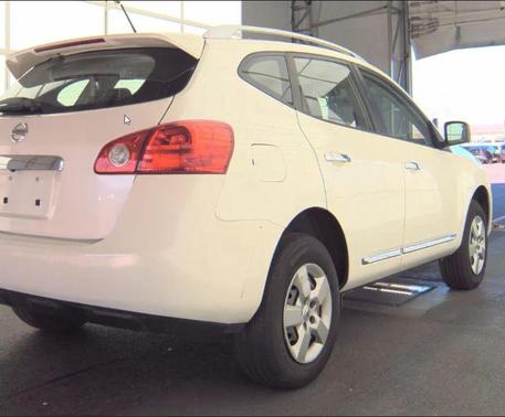 Pearl White 2015 Nissan Rogue Select S